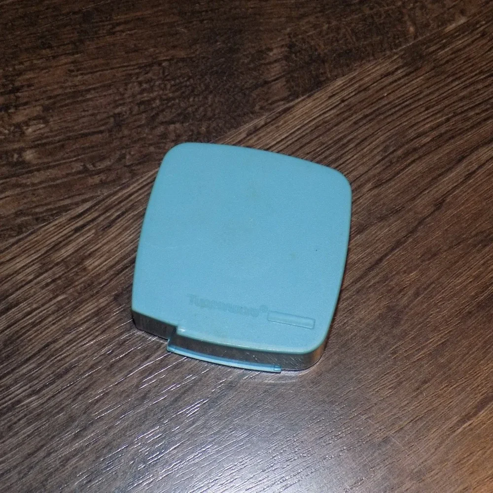 Vtg Tupperware‎ Light Blue Small Square Food Storage Container Lid Only